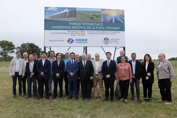 阿根廷拉普拉塔國立大學10.11兆瓦光伏項目1.jpg